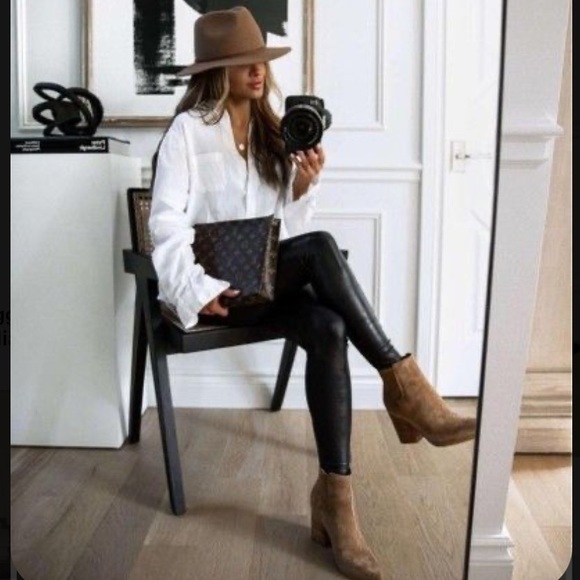 (SOLD) Gap Suede Ankle Boots - Picture 9 of 14